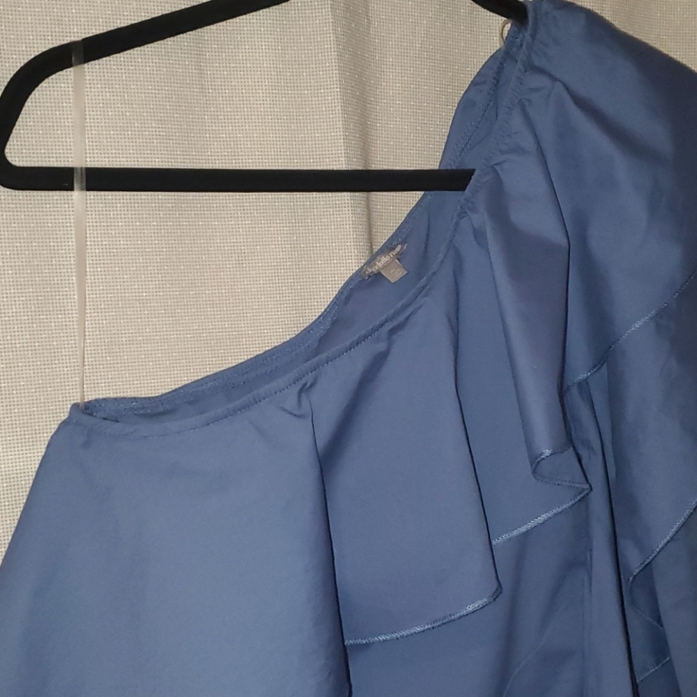 One Shoulder Ruffle - Picture 2 of 3
